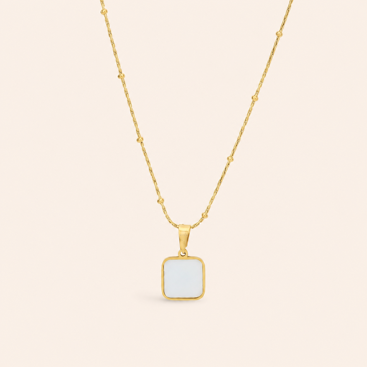 Luna Shell Pendent Necklace