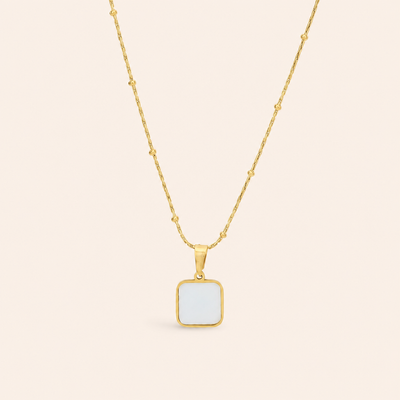 Luna Shell Pendent Necklace