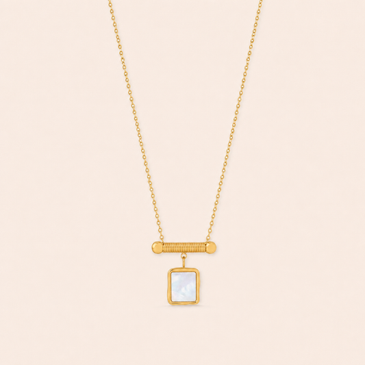 Ivory Shell Pendent Necklace