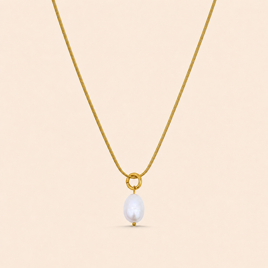 Luna Pearl Necklace